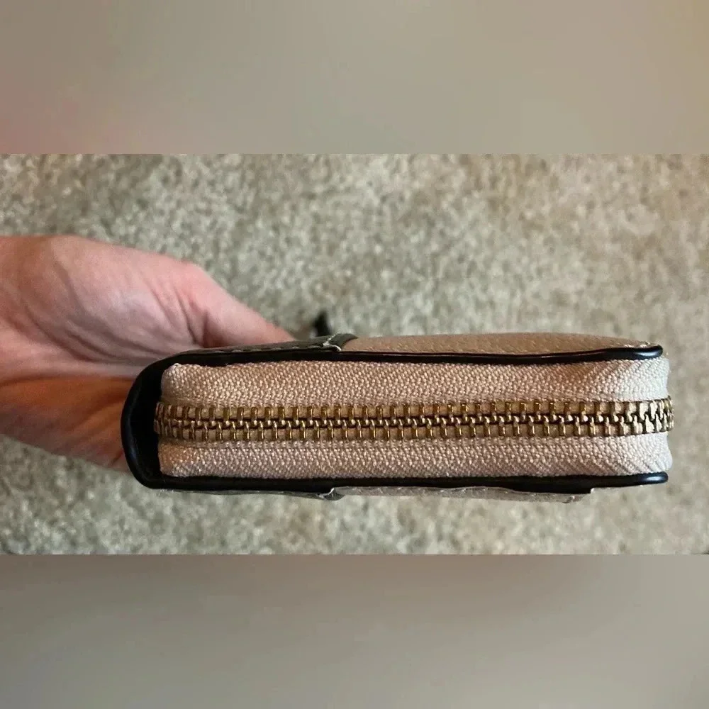 Like New Kate Spade Bay Street Pebbled Leather Zip Around Wallet